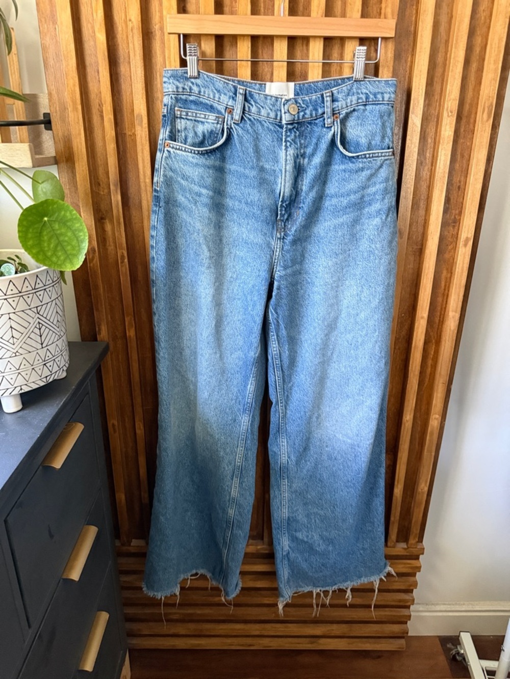 Reformation Carey Slouchy High Rise Wide Leg Jeans. in Colorado. SIze 29 Raw Hem - Picture 2 of 6